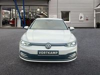 Gebraucht VW Golf VIII 150 PS (110 kW) 2022 Oryxweiß perlmutteffekt (metallic) Limousine