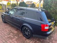 Gebraucht Audi A4 Comfort 220 PS (161 kW) 2002 Blau Kombi