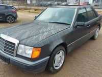 Gebraucht Mercedes E260 160 PS (117 kW) 1990 Schwarz Limousine
