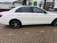 Gebraucht Mercedes E220 Avantgarde 194 PS (142 kW) 2017 Weiß Limousine