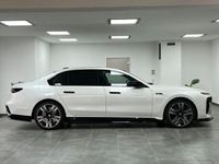 Gebraucht BMW M760e 571 PS (419 kW) 2024 Weiß Limousine