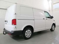 Gebraucht VW T6.1 110 PS (80 kW) 2023 Candyweiß Van