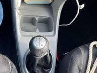 Gebraucht Nissan Pixo Visia 68 PS (50 kW) 2012 Silber Kleinwagen