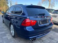Gebraucht BMW 330 Sport Line 272 PS (200 kW) 2011 Blau Kombi