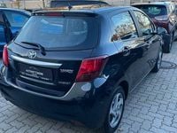 Gebraucht Toyota Yaris Hybrid Comfort 75 PS (55 kW) 2015 Schwarz Limousine