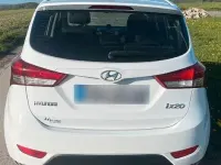 Gebraucht Hyundai ix20 90 PS (66 kW) 2011 Weiß Kleinwagen