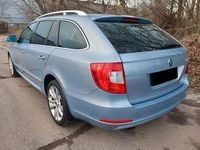 Gebraucht Skoda Superb Elegance 125 PS (91 kW) 2012 Blau Kombi