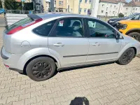Używany Ford Focus 101 KM (74 kW) 2006 Srebrny Sedan/Limuzyna