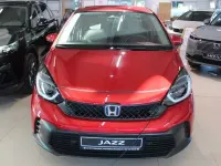 Gebraucht Honda Jazz Advance 122 PS (89 kW) 2024 Premium crystal red metallic (metallic) Kleinwagen