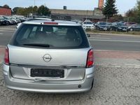 Gebraucht Opel Astra Edition 101 PS (74 kW) 2009 Silber Kombi