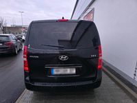 Używany Hyundai H-1 170 KM (125 kW) 2016 Czarny Minivan