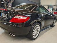 Second-hand Mercedes SLK200 184 CP (135 kW) 2011 Negru Cabrio