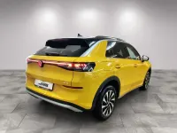 Gebraucht VW T-Roc Life 116 PS (85 kW) 2026 Canary yellow uni schwarz uni SUV