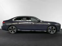 Gebraucht BMW i7 Comfort Edition 484 kW (659 PS) 2023 Violett Limousine