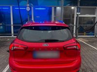 Gebraucht Ford Focus 120 PS (88 kW) 2020 Rot Kombi