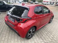 Gebraucht Toyota Yaris Hybrid Team 116 PS (85 kW) 2024 Karminarot metallic Limousine