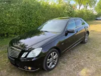 Gebraucht Mercedes E200 136 PS (100 kW) 2010 Schwarz Limousine