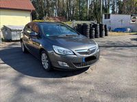 Gebraucht Opel Astra 110 PS (80 kW) 2011 Grau Kombi