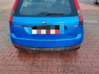 Gebraucht Ford Fiesta 68 PS (50 kW) 2004 Blau Kleinwagen
