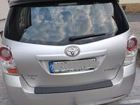 Gebraucht Toyota Verso Edition 132 PS (97 kW) 2011 Silber Van / Kleinbus