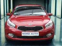 Gebraucht Kia Ceed Style 135 PS (99 kW) 2014 Rot Kleinwagen