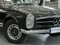 Gebraucht Mercedes 230 150 PS (110 kW) 1966 Schwarz Cabrio