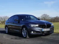 Käytetty BMW 330 Advantage 258 HP (189 kW) 2017 Harmaa Sedan
