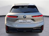 Neu BMW iX 400 kW (544 PS) 2026 Silber SUV