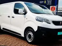 Gebraucht Peugeot Expert Premium 122 PS (89 kW) 2018 Lack weiss banquise/typ aussen Van