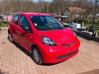 Gebraucht Toyota Aygo 67 PS (49 kW) 2006 Rot Kleinwagen