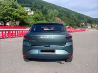 Gebraucht Dacia Sandero Expression 101 PS (74 kW) 2026 Grün Limousine