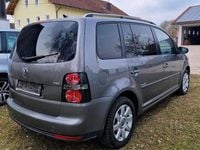 Gebraucht VW Touran 105 PS (77 kW) 2010 Braun Van / Kleinbus