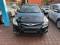Gebraucht Hyundai i30 90 PS (66 kW) 2011 Schwarz Limousine