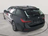 Gebraucht BMW 320 Sport Line 190 PS (139 kW) 2021 Saphirschwarz metallic Kombi