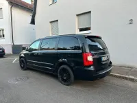 Usata Lancia Voyager Platinum 178 CV (130 kW) 2012 Nero Monovolume