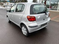 Gebraucht Toyota Yaris Sol 65 PS (47 kW) 2004 Silber Limousine