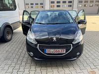 Gebraucht Peugeot 208 Active 97 PS (71 kW) 2012 Kleinwagen