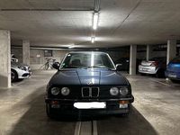 Gebraucht BMW 325 122 PS (89 kW) 1986 Blau Limousine