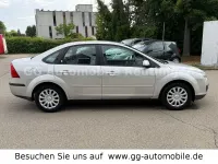 Gebraucht Ford Focus Ghia 116 PS (85 kW) 2005 Silber Limousine