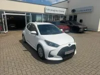 Gebraucht Toyota Yaris Basis 116 PS (85 kW) 2022 Schneeweiß Kleinwagen