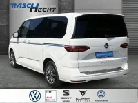 Gebraucht VW Multivan Style 150 PS (110 kW) 2023 Candyweiß Van / Kleinbus