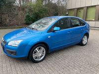 Gebraucht Ford Focus Ghia 101 PS (74 kW) 2006 Blau Limousine