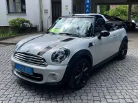 Gebraucht Mini Cooper Cabriolet 122 PS (89 kW) 2012 White silver metallic Cabrio