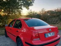 Brugt VW Bora 101 HK (74 kW) 1999 Rød Sedan