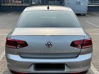 Gebraucht VW Passat 150 PS (110 kW) 2019 Silber Limousine