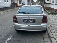 Gebraucht Opel Astra 84 PS (61 kW) 2002 Silber Limousine