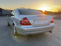 Gebraucht Mercedes E240 Classic 177 PS (130 kW) 2003 Silber Limousine