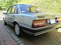 gebraucht Peugeot 505 V6 und ein Ersatzteillager.