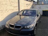 Gebraucht BMW 320 150 PS (110 kW) 2006 Grau Limousine