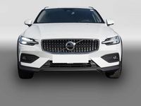 Gebraucht Volvo V60 CC Plus 197 PS (144 kW) 2024 Weiß Kombi